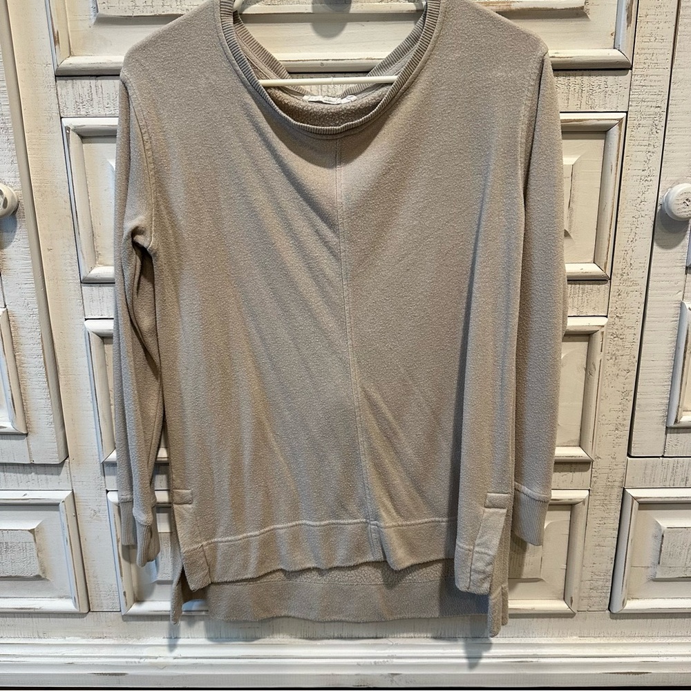 Small lounge sweater